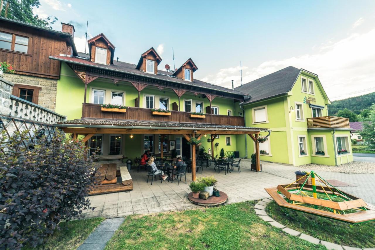 Pension Les Srbska Kamenice ภายนอก รูปภาพ