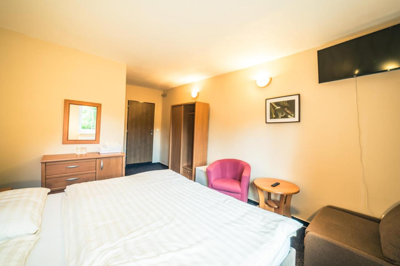 Pension Les Srbska Kamenice ภายนอก รูปภาพ