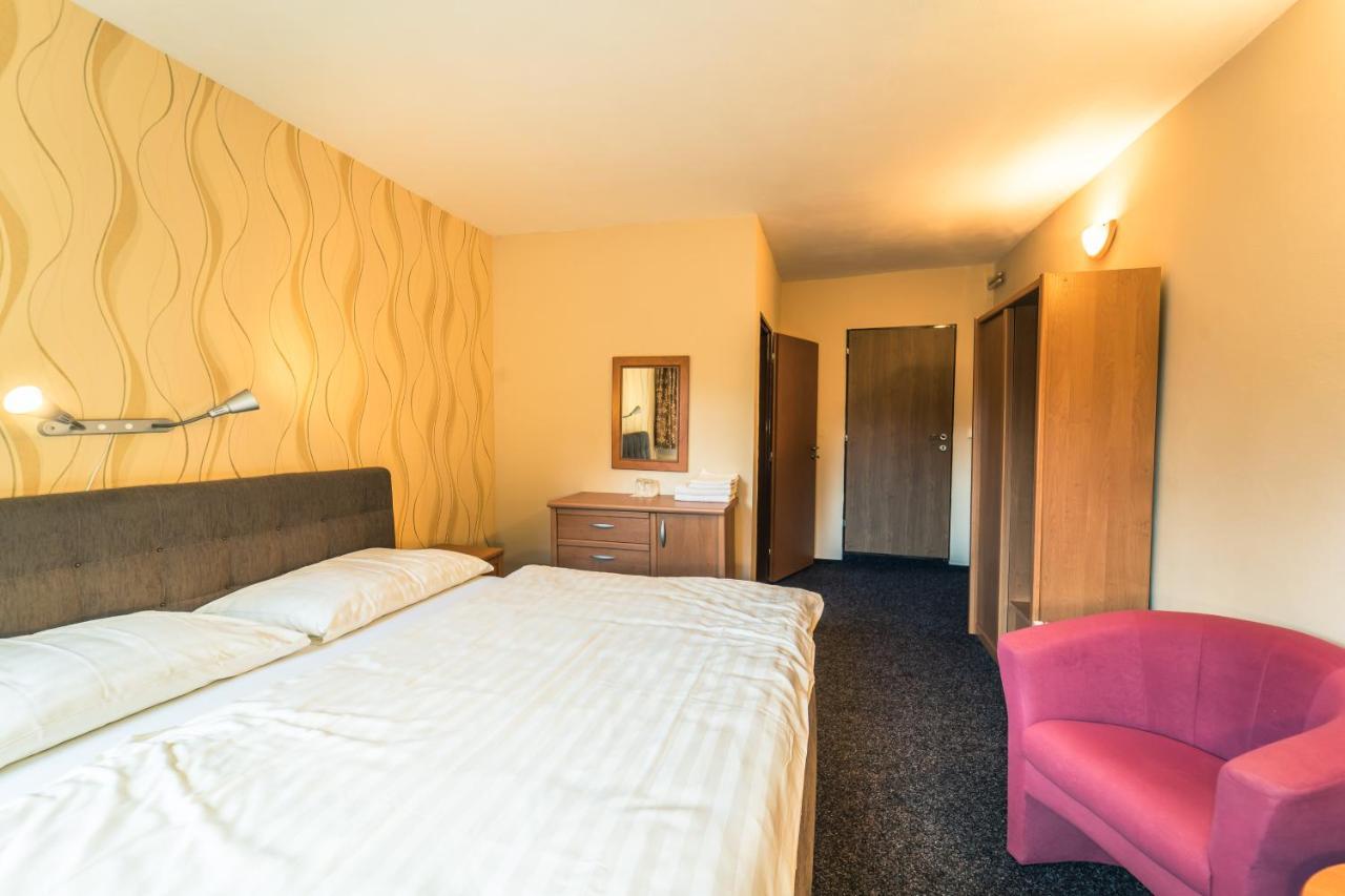 Pension Les Srbska Kamenice ภายนอก รูปภาพ