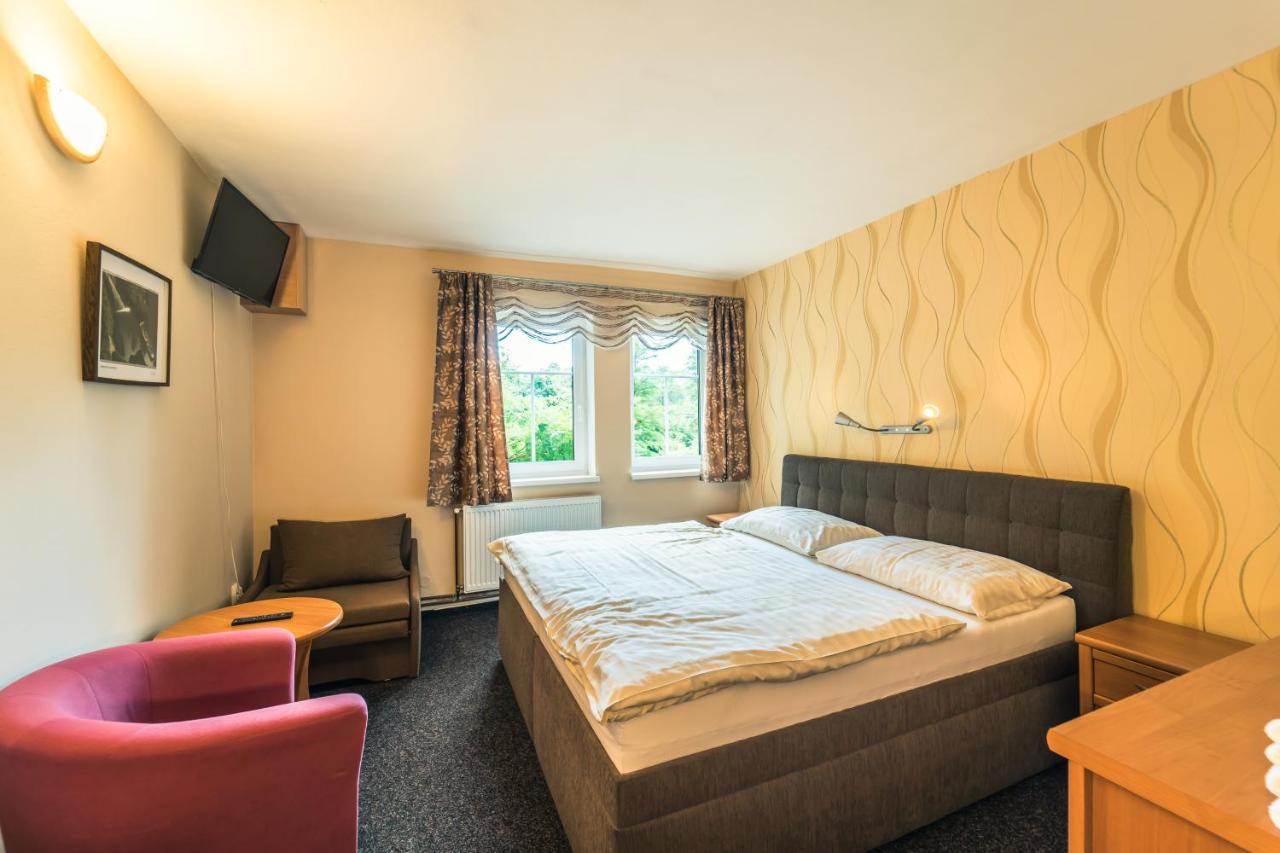 Pension Les Srbska Kamenice ภายนอก รูปภาพ