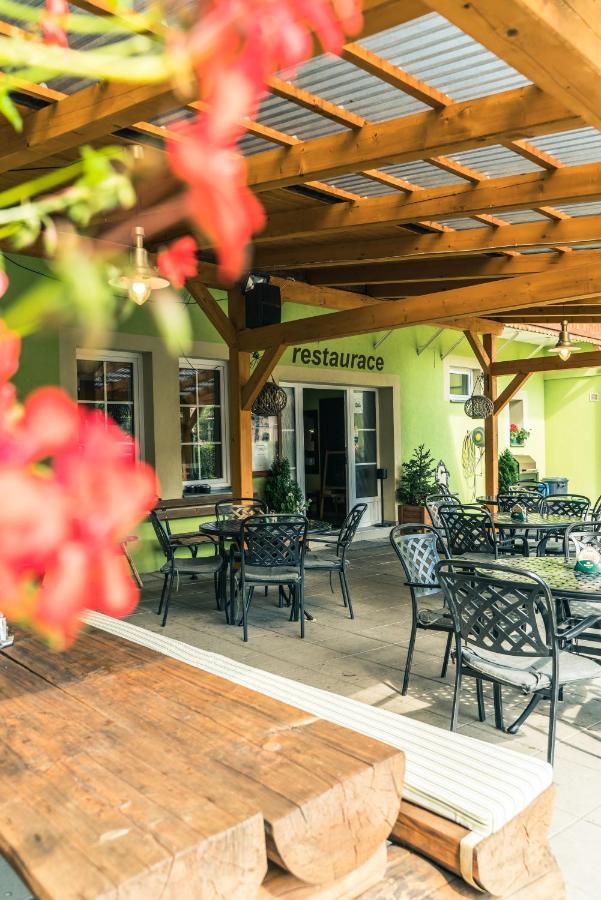 Pension Les Srbska Kamenice ภายนอก รูปภาพ
