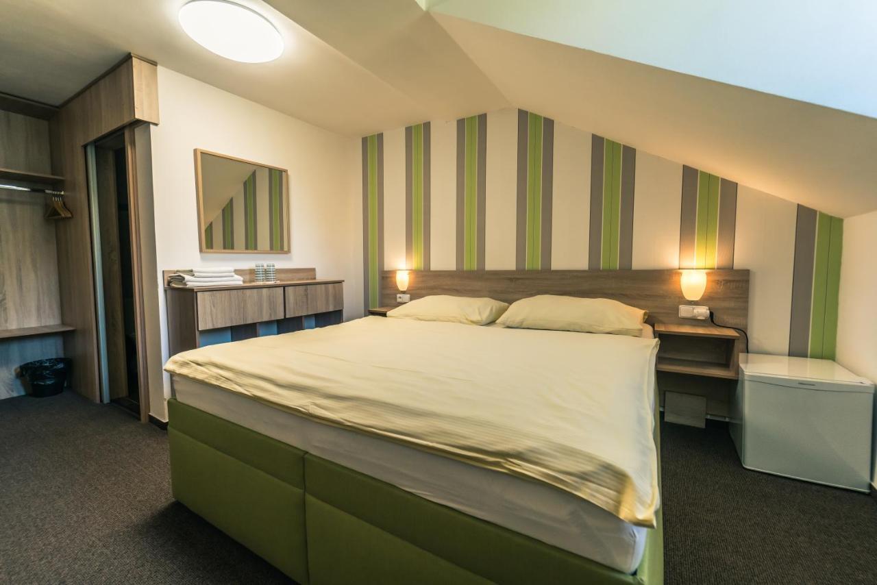 Pension Les Srbska Kamenice ภายนอก รูปภาพ